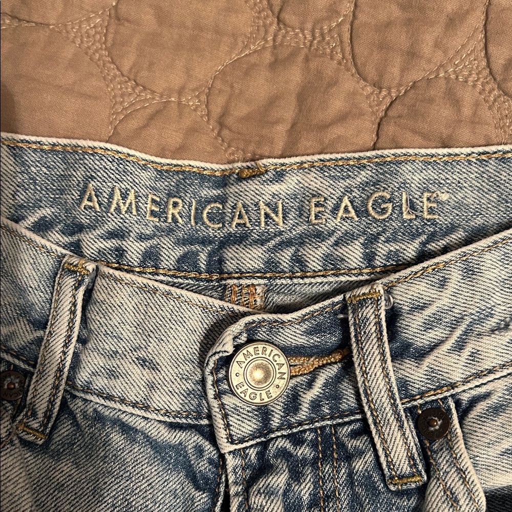 American Eagle Outfitters Light Blue Denim Jeans Boyfriend style